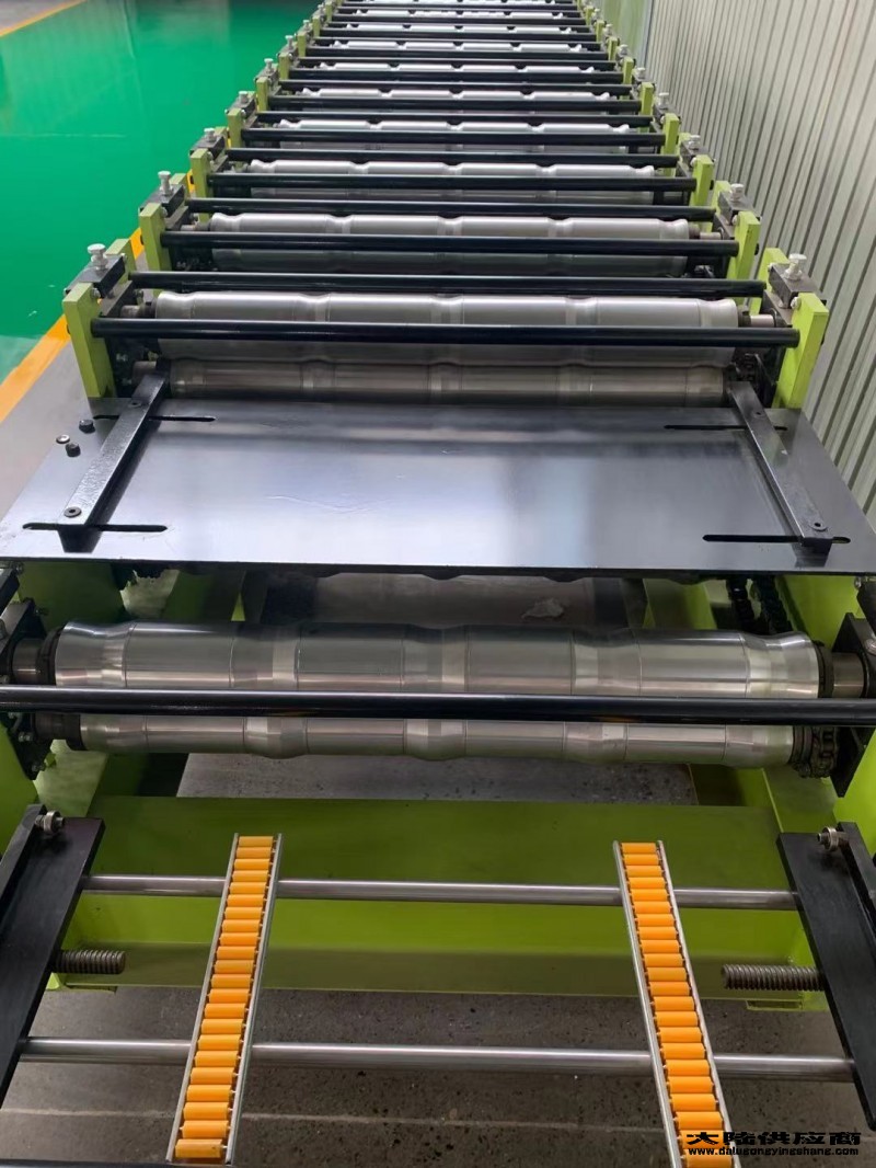 智辉压瓦机械厂琉璃瓦机楼承板设备适应主体钢结构快速施工的要求